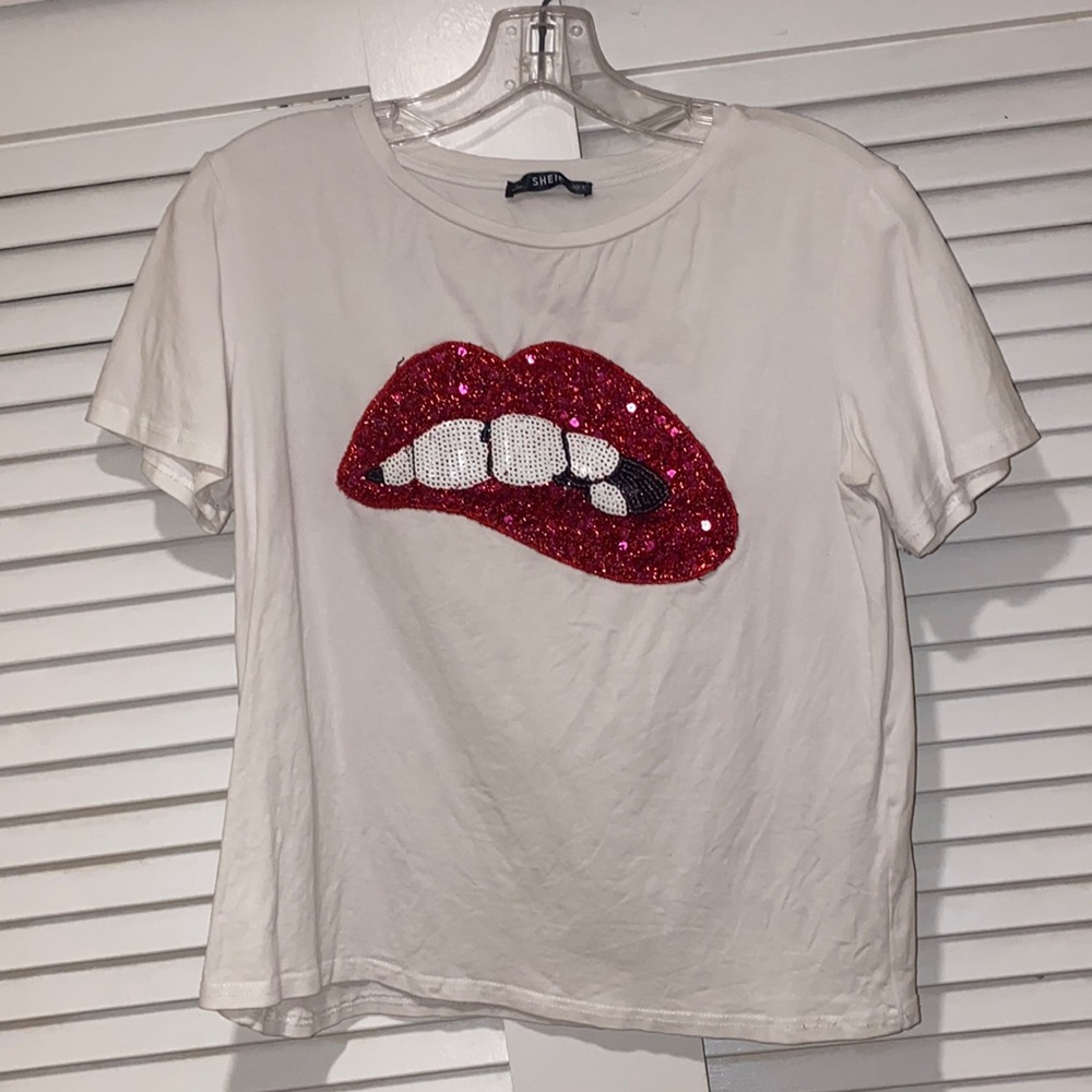 Sequin Bitten Lip Graphic Tee